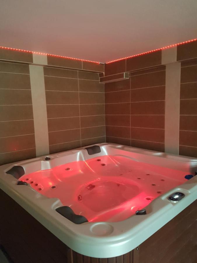 Appartement Kriszta Apartmanhaz à Balatonlelle Extérieur photo