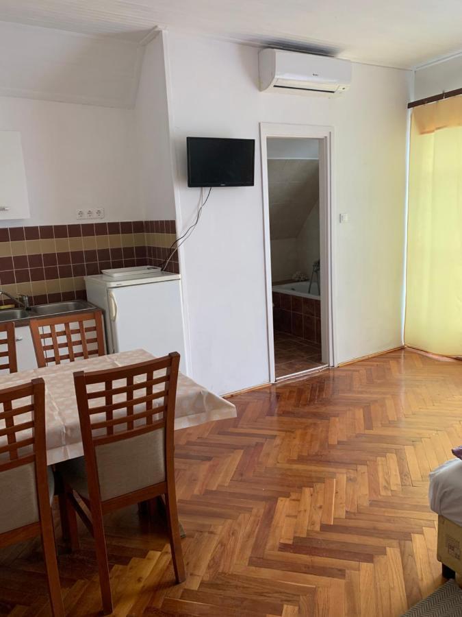 Appartement Kriszta Apartmanhaz à Balatonlelle Extérieur photo