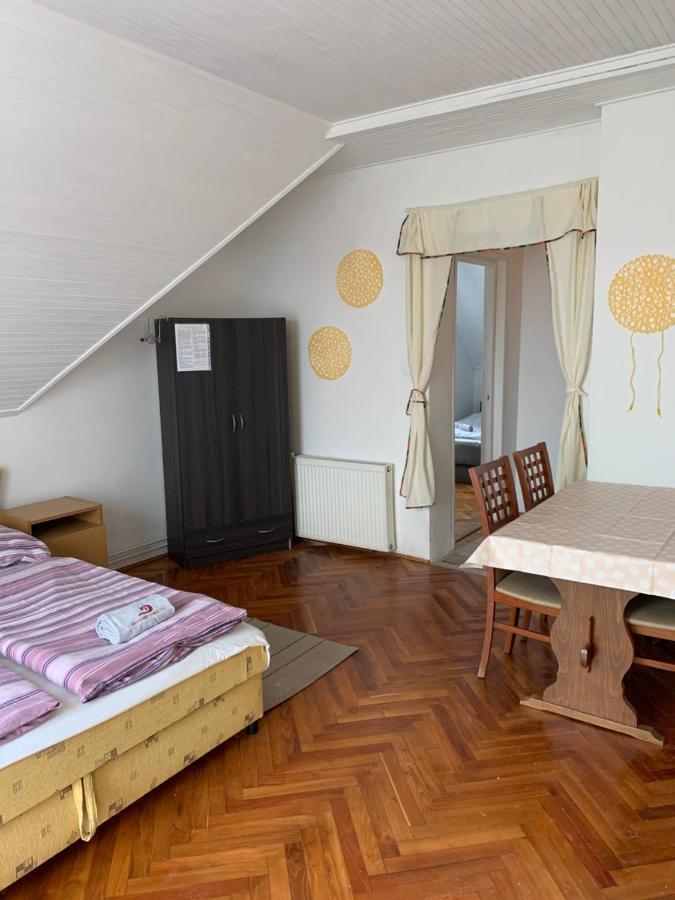 Appartement Kriszta Apartmanhaz à Balatonlelle Extérieur photo