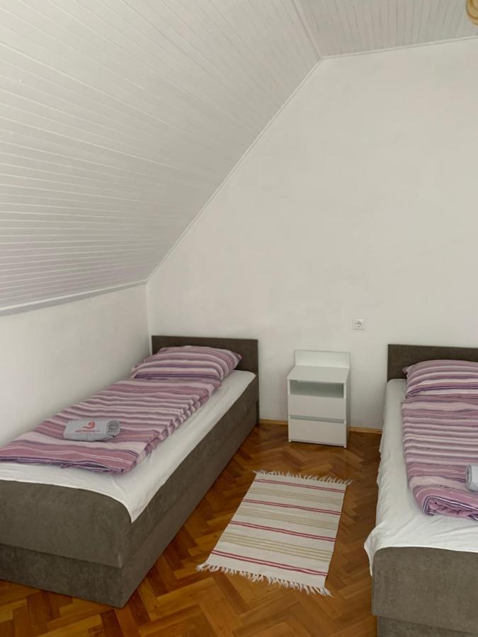 Appartement Kriszta Apartmanhaz à Balatonlelle Extérieur photo