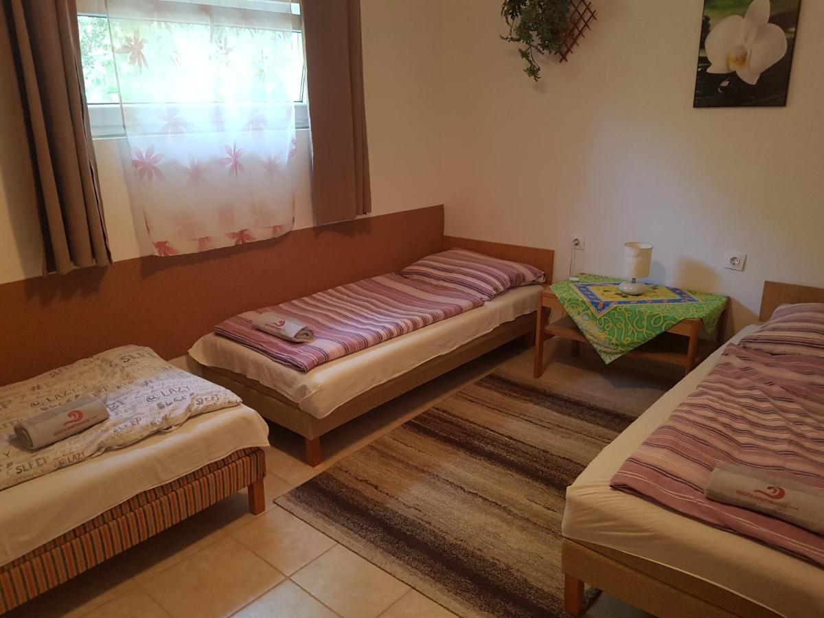 Appartement Kriszta Apartmanhaz à Balatonlelle Extérieur photo