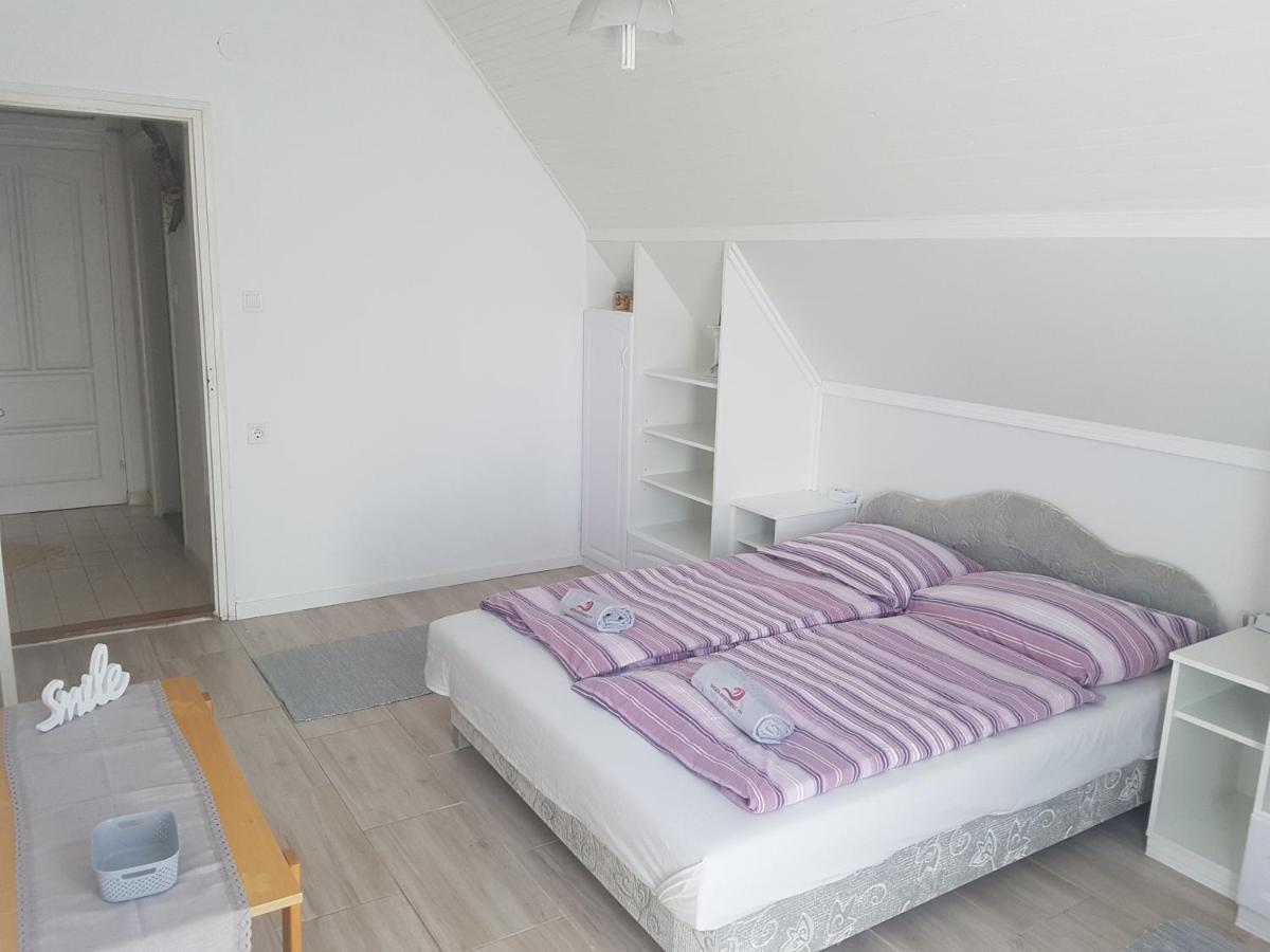 Appartement Kriszta Apartmanhaz à Balatonlelle Extérieur photo