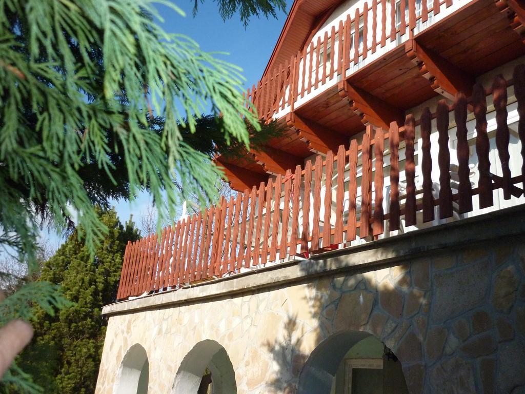 Appartement Kriszta Apartmanhaz à Balatonlelle Extérieur photo