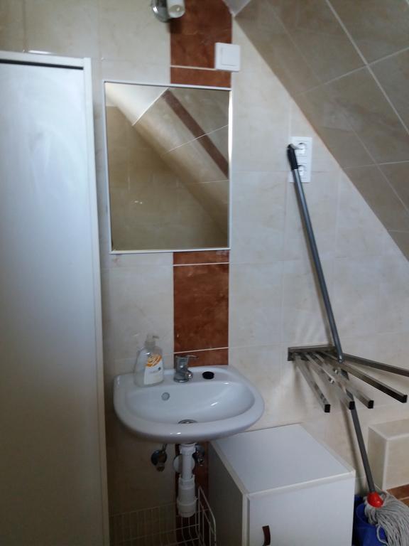 Appartement Kriszta Apartmanhaz à Balatonlelle Extérieur photo