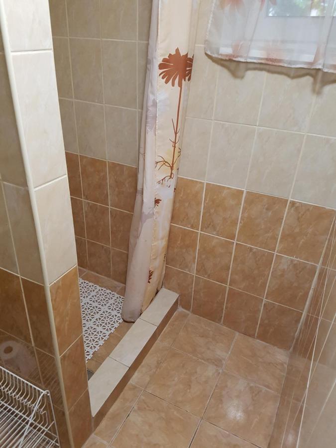 Appartement Kriszta Apartmanhaz à Balatonlelle Extérieur photo
