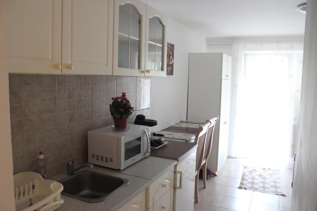Appartement Kriszta Apartmanhaz à Balatonlelle Extérieur photo